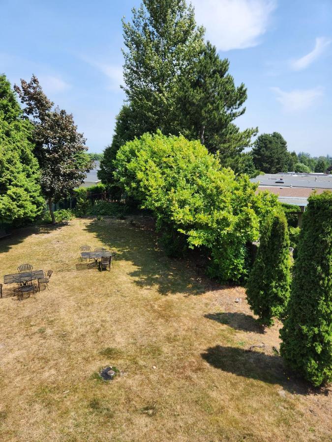 Grantview Inn Surrey Zewnętrze zdjęcie
